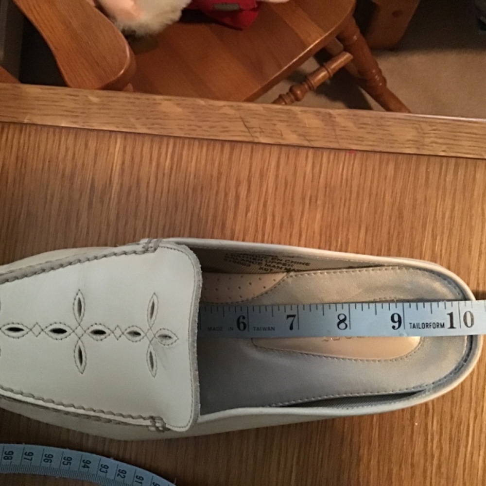 Women’s Rockport Leather shoe(off white color) - Picture 11 of 11